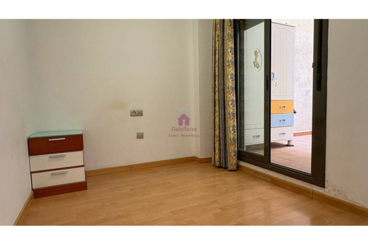 Poetesa Capara, Sant Pere Nord