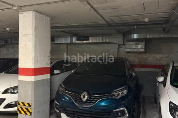 Dúplex ático dúplex, 4 habs.+ 3 wc, ascensor, parking y 2 terrazas. en Terrassa