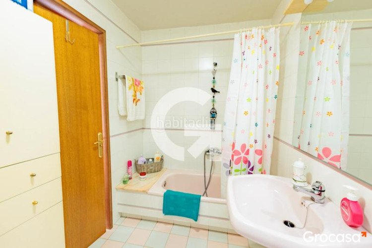 Casa amplia casa para dos familias en Les Arenes - La Grípia - Can Montllor Terrassa