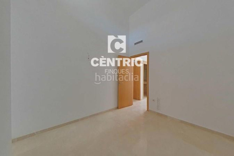 Dúplex piso reformado con 3 habitaciones y alquiler activo inversión con recorrido! en Terrassa