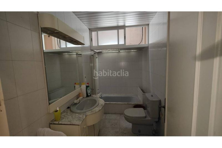 Casa adosada venta casa adosada a reformar con muchas posibilidades. en Terrassa