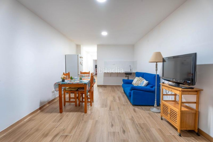 Casa adosada zona centro. casa adosada de 4habs. + 2lav. `terraza + garaje en Terrassa