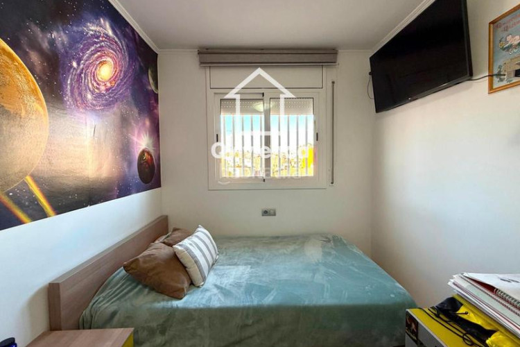 Ático  de 3 habitaciones con gran balcón en av glories catalanes, en Terrassa