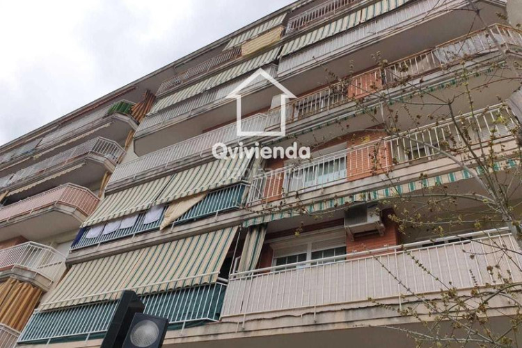 Piso  de 3 hab ocupado en ctra castellar, 490, en Terrassa