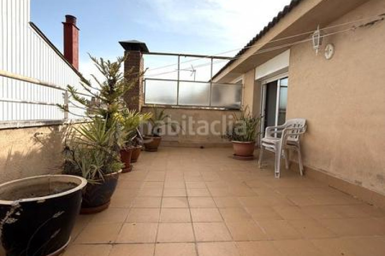 Dúplex atico-duplex de 4 habitaciones + estudio, 2 terrazas y parking en Terrassa