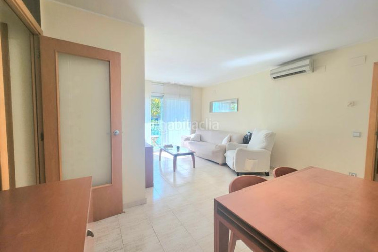 Piso 3 dormitorios, piscina, parking y trastero en Terrassa