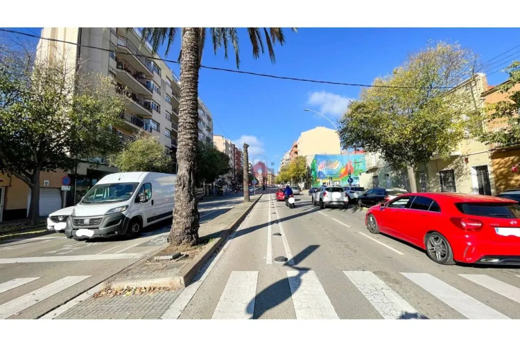 Piso en calle de la Poetessa Caparà