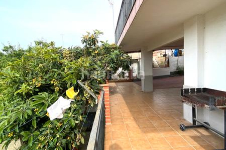 Chalet  bifamiliar ubicado en Can Parellada en Terrassa