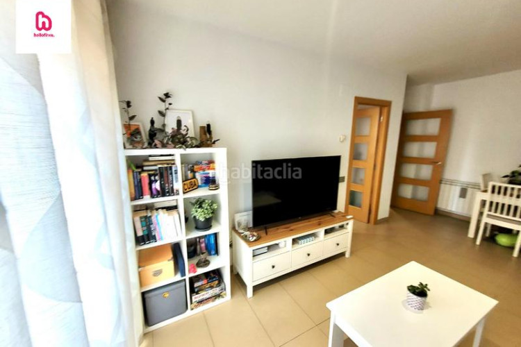 Piso  de 2 habitaciones para entrar a vivir con parking en Terrassa