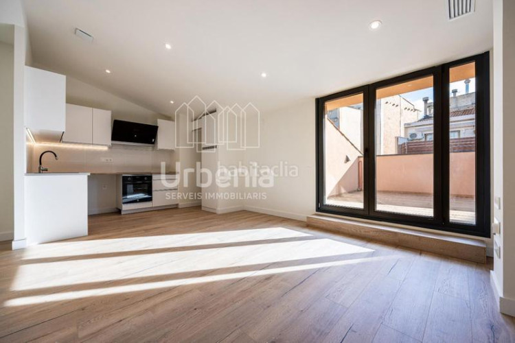 Dúplex luminosos dúplex con terraza con buenas vistas de 3 y 4 dormitorios en Terrassa