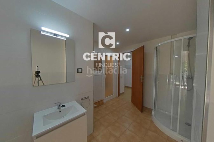 Piso  moderno con 3 habitaciones gran oportunidad ! en Terrassa