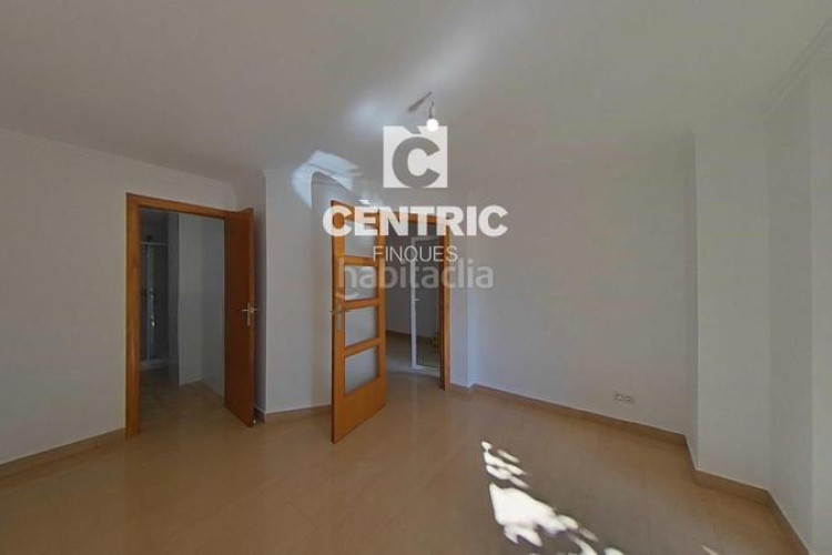 Piso  moderno con 3 habitaciones gran oportunidad ! en Terrassa