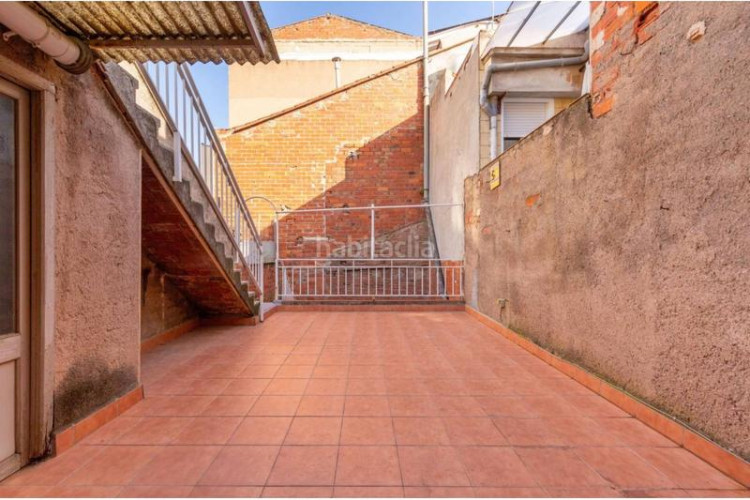 Casa adosada  4hab 1 wc garaje de 140m2 terarza en Terrassa
