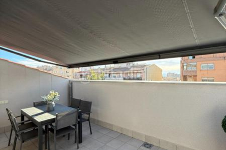 Dúplex luminoso dúplex en zona olímpica en Zona Esportiva Terrassa