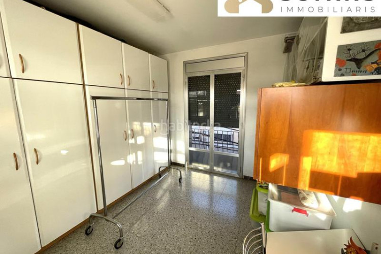 Casa adosada con amplias terrazas y gran potencial en Terrassa