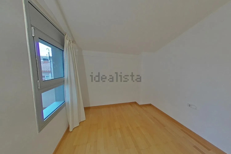 ESPECTACULAR DÚPLEX DE 4DORMITORIOS+3BAÑOS +BALCON+TERRAZA + PARKING (17M).