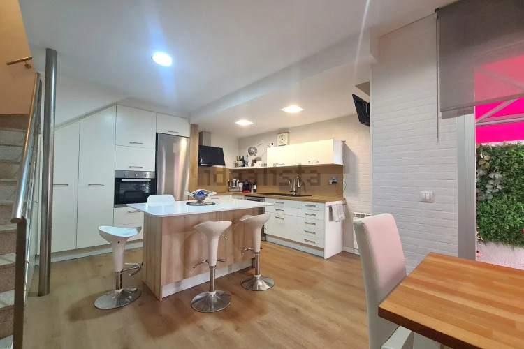 Chalet adosado en Barrio Roc Blanc