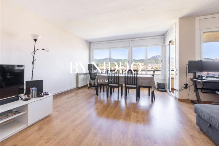 Piso  con vistas a la mola en San Pere Terrassa