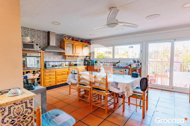 Casa amplia casa para dos familias en Les Arenes - La Grípia - Can Montllor Terrassa