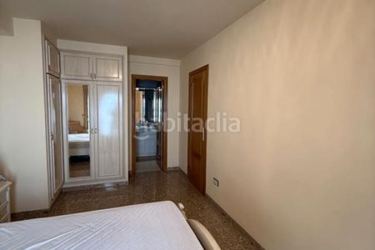 Dúplex atico-duplex de 4 habitaciones + estudio, 2 terrazas y parking en Terrassa