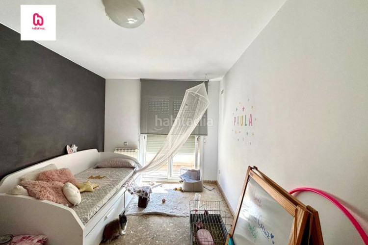 Piso  5 habitaciones con terraza balcón y lavadero para entrar a vivir en Terrassa