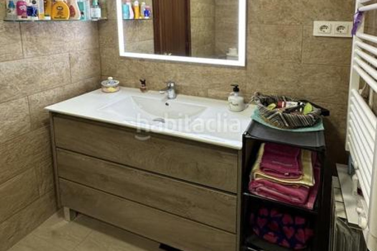 Piso pis espaios i molt lluminos amb parquing i traster a la gripia en Terrassa