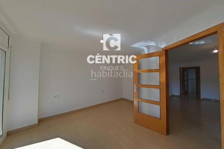 Piso  moderno con 3 habitaciones gran oportunidad ! en Terrassa