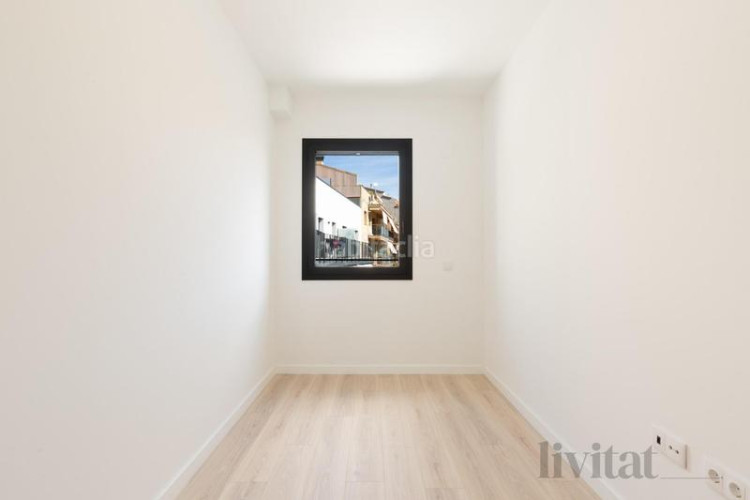Piso en calle transversal 181 en San Pere Terrassa