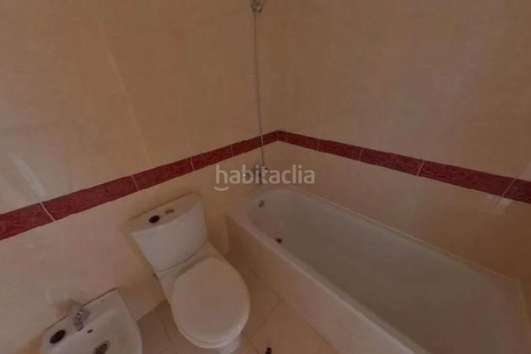 Piso (barcelona). "okupado" (no se puede visitar ni hipotecar). en Terrassa