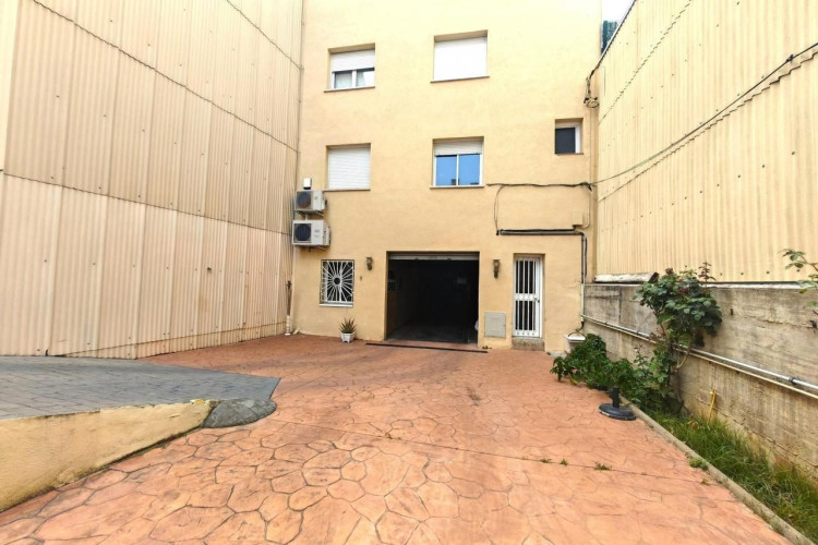 Carrer de l'Aneto, Les Arenes - La Gru00EDpia  Can Montllor
