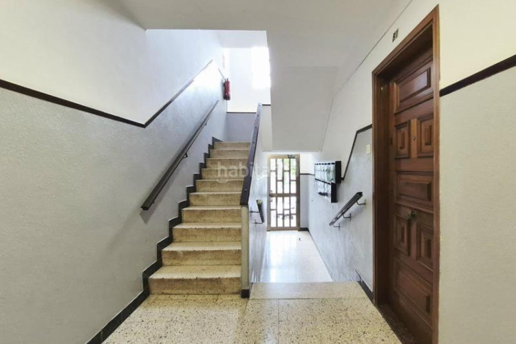 Planta baja  reformada totalmente de 3 hab en Terrassa