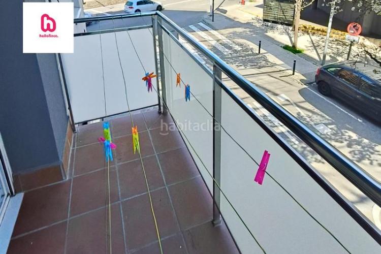 Piso  de 3 habitaciones para entrar a vivir con balcón y ascensor en Terrassa