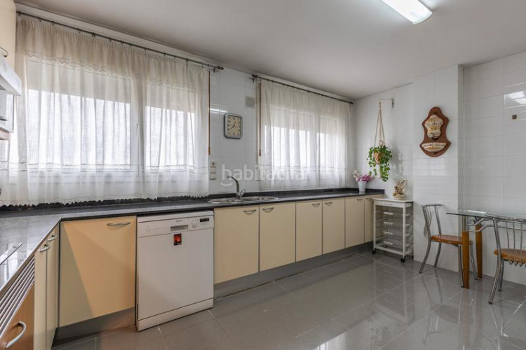 Ático  dúplex con terrazas y vistas panorámicas a un paso del centro , plaza de parking incluida en Terrassa