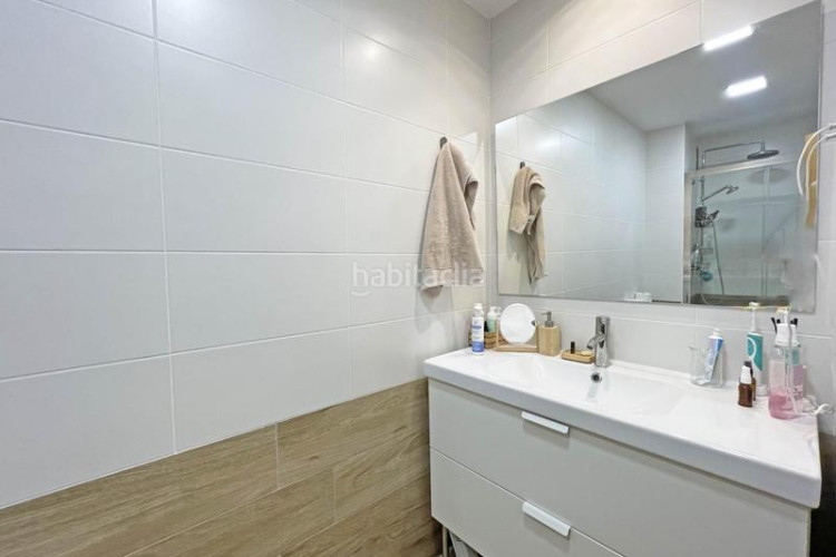 Piso  en venta en las arenasla grípia con plaza de párking y zona comunitaria en Terrassa