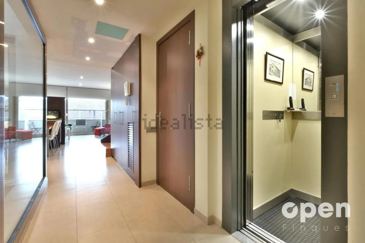 Chalet adosado en calle de la Poetessa Caparà