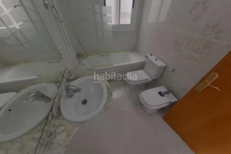 Piso  de 4 habitaciones en Zona Esportiva Terrassa