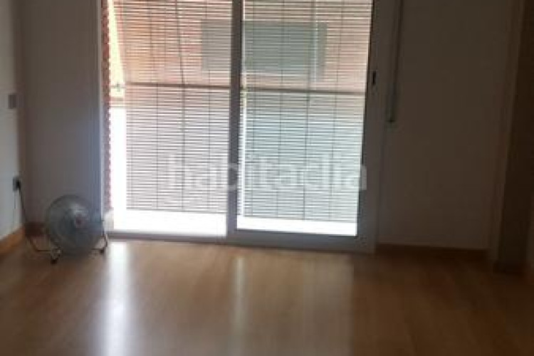 Piso acogedor piso de 1 dormitorio en venta, con cocina americana, terraza acristalada y parking. ideal para disfrutar de comodidad y e en Terrassa