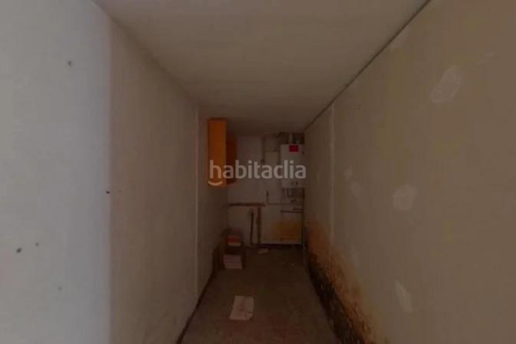 Piso (barcelona). "okupado" (no se puede visitar ni hipotecar). en Terrassa
