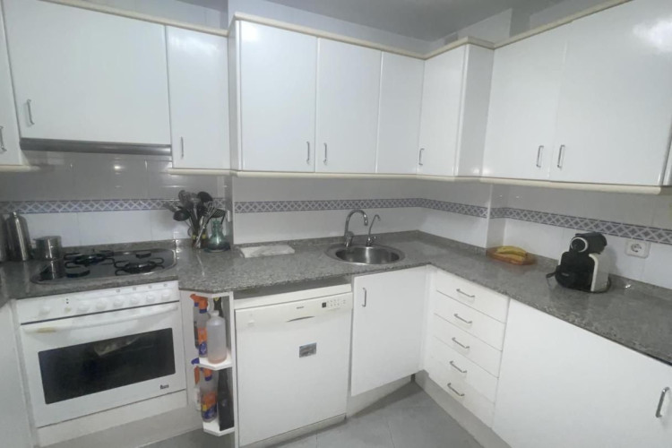 Plau00E7a del Mestre Serrat, Sant Pere