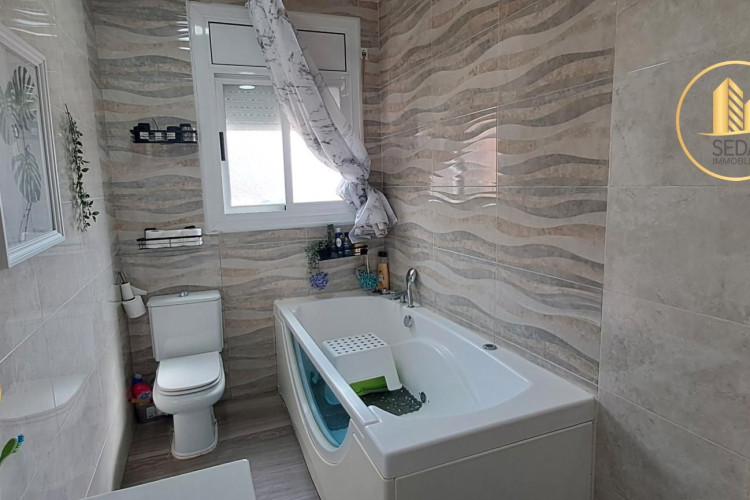 Carrer de la Mare de Du00E9u del Carme, Ca n'Anglada