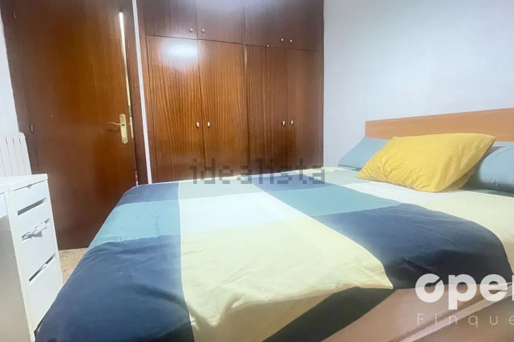 Piso en plaza del Mestre Serrat