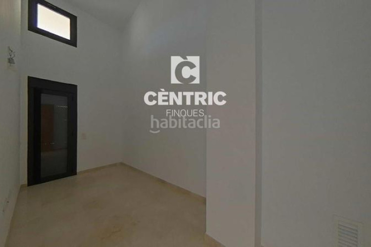 Dúplex piso reformado con 3 habitaciones y alquiler activo inversión con recorrido! en Terrassa
