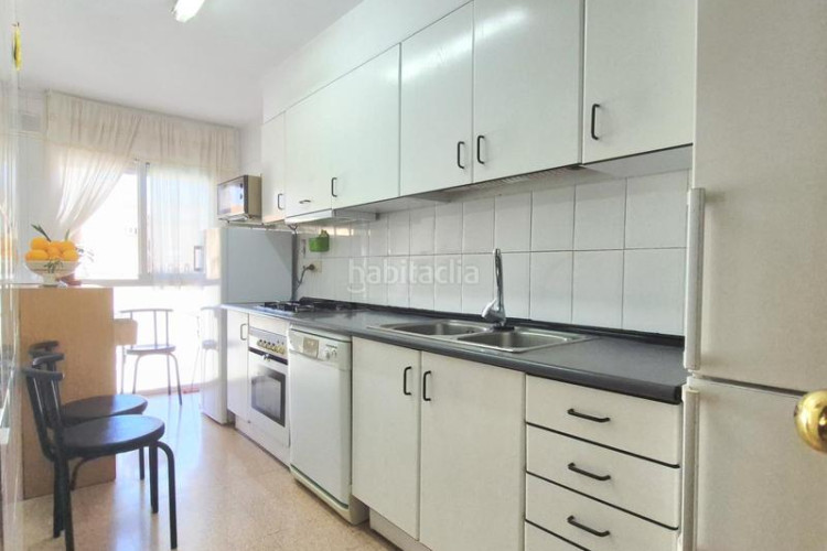 Piso pis de 4 hab amb parquing i espectacular de traster 25 m2 a la gripia en Terrassa