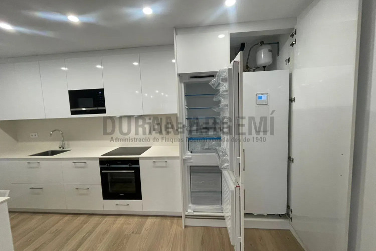 Piso en calle Transversal, 181