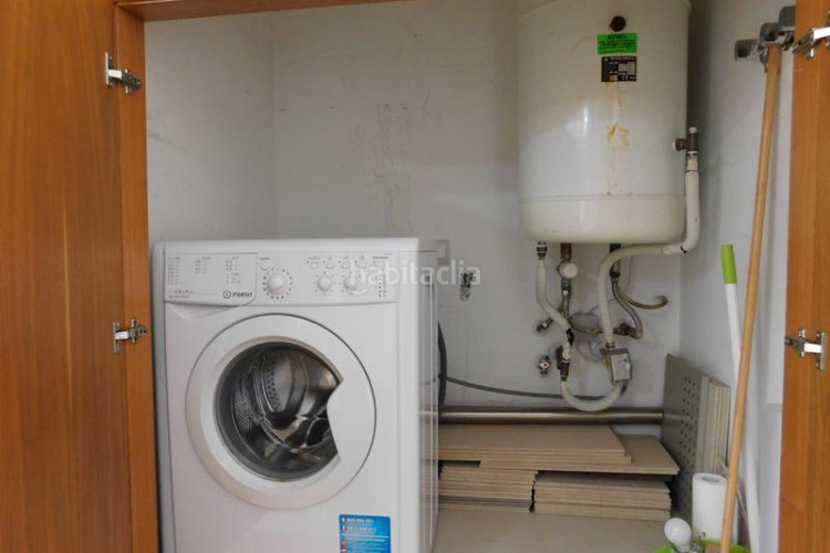 Dúplex zona de Ca n'Aurell. encantador dúplex de 2hab. + 1lav. y 1 aseo + terraza en Terrassa