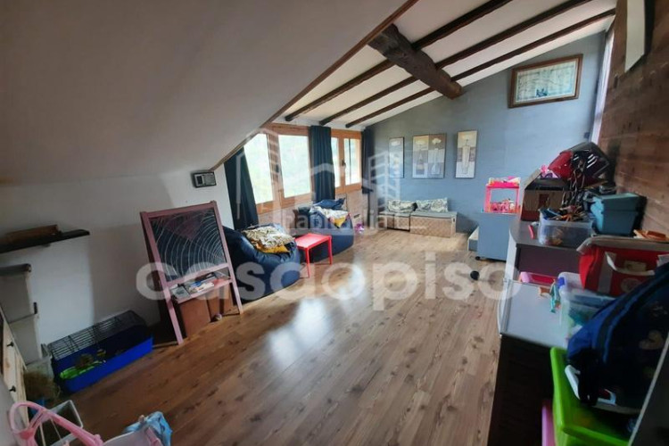 Casa adosada chalet independiente en Les Martines en Terrassa