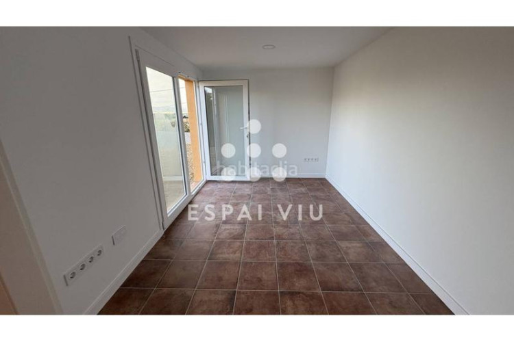 Casa adorable casita con jardín recién reformada. en Terrassa