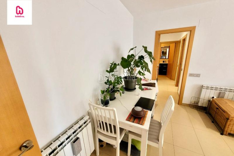 Piso  de 2 habitaciones para entrar a vivir con parking en Terrassa