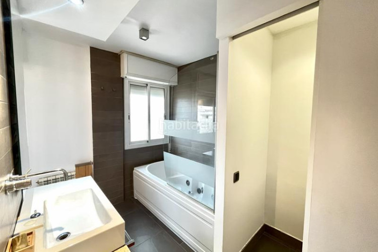 Dúplex exclusivo ático-dúplex con 2 terrazas privadas y luz natural en Sant Pere Nord en Terrassa
