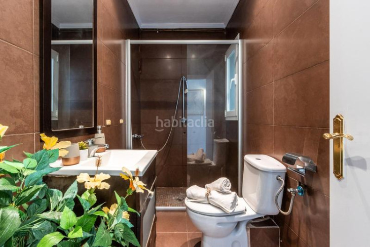 Dúplex vivienda tipo dúplex de 2habs. + garaje + patio. zona Segle XX en Terrassa